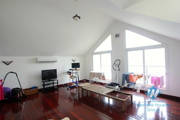 Beautiful house for rent in Westlake area, facing to the lake